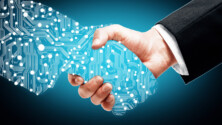 Handshake IT [© peshkova - Fotolia.com]