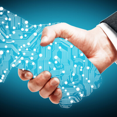 Handshake IT [© peshkova - Fotolia.com]