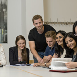 Studenten an der Frankfurt School of Finance and Management (Quelle: Frankfurt School of Finance and Management)