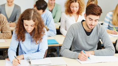 Klausur Studenten Prüfung [© Robert Kneschke - Fotolia.com]