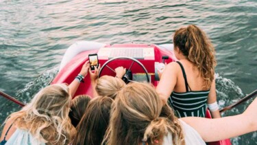 Tretboot fahren Freunde Sommer Spaß Boot [Quelle: pexels.com, Autor: Daan Stevens]