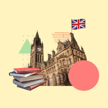 Das Rathaus von Manchester mit einem Stapel Bücher