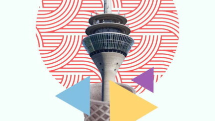 Der Düsseldorfer Fernsehturm in einer riesiegen Eiswaffel
