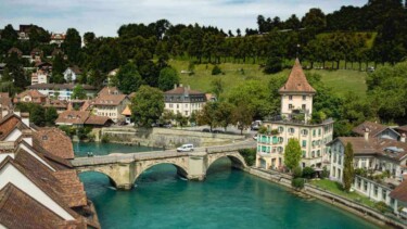 Fluss, Brücke, Bern, Stadt, Schweiz [Quelle: Pexels.com, Autor: Matheus Guimarães]