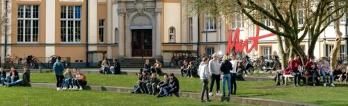 Campus der Bucerius Law School im Sommer