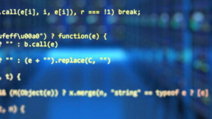 Code auf blauem Hintergrund