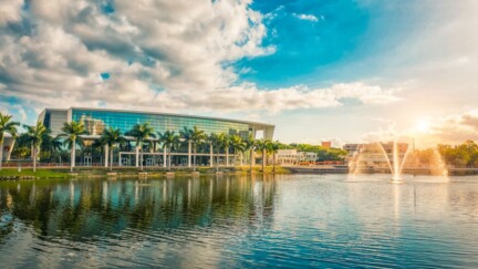 Campus der University of Miami School of Law im Sonnenuntergang