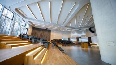 Ein moderner Hörsaal der ZU.