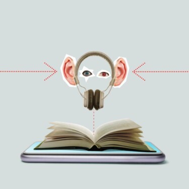 Ein aufgeschlagenes Buch liegt auf einem riesigen Smartphone. Darüber schwebt ein Kopf, der nur aus Kopfhörern, Ohren und Augen besteht. Auf die Ohren zeigt jeweils ein Pfeil.
