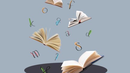 Mehrere offene Bücher sind von Buchstaben umziengelt