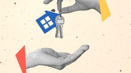 Schlüsselübergabe von einer Hand zur anderen