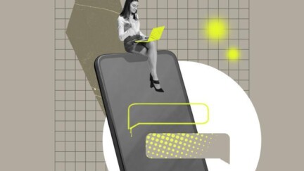 Ein riesiges Smartphone, auf dem leere Nachrichten-Sprechblasen zu sehen sind. Auf der Oberkante des Smartphones sitzt eine Person mit einem Laptop.