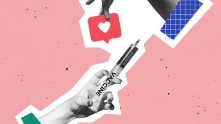 Eine Hand hält eine aufgezogene Spritze, auf der das Wort "VACCINE" zu lesen ist. Eine zweite Hand hält eine Sprechblase mit einem Herz über die Spritze.