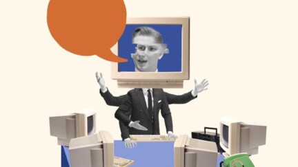 Eine Person mit vier Armen, die gestikulieren, und deren Kopf in einem Bildschirm steckt, präsentiert etwas. Um sie stehen im Kreis weitere Monitore und ein Telefon.