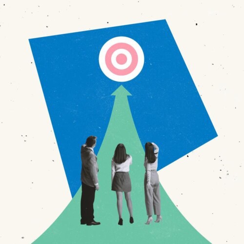 Drei Personen stehen auf einem Pfeil, der auf eine Zielscheibe in der Ferne zeigt. Sie blicken ins Weite auf die Zielscheibe.