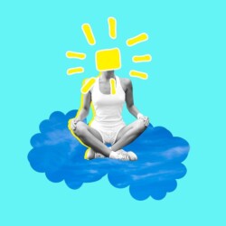 Eine Frau meditiert auf einer Wolke, ihr Gesicht ist durch eine Sonne ersetzt [© Porechenskaya – stock.adobe.com]