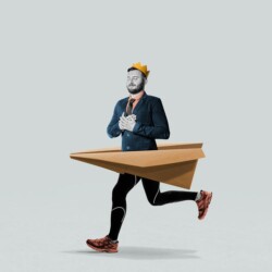 Ein Mann mit Krone auf dem Kopf läuft. Er trägt eine Laufhose und ein Sakko mit Hemd und Krawatte. Sein Körper wird mittig von einem riesigen Papierflieger unterteilt.