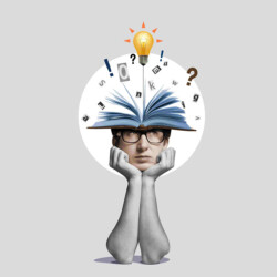 Ein Kopf mit einem offenen Buch und einer Glühbirne stützt sich auf zwei Hände.