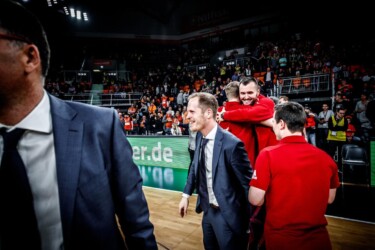 Team feiert einen Gewinn