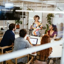 Mitarbeitende Zusammenarbeit Spaß