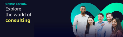 Vier Mitarbeitende lächeln in die Kamera