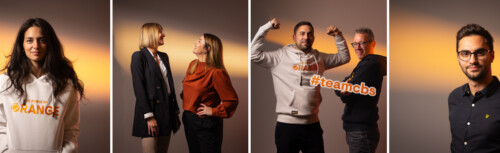 Vier Bilder nebeneinander: Auf dem ersten Bild eine Frau mit grauem Hoodie. Auf dem zweiten Bild stehen zwei Frauen im Business-Outfit gegenübe. Auf dem dritten Bild stehen zwei Männer in Hoodies zusammen und machen Posen. Auf dem vierten Bild steht ein Mann im schwarzen Hemd.