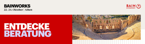 Rechts oben das Logo von Bain, darunter ein griechisches Amphitheater und links der Titel des Events Bainworks und darunter auf rotem Hintergrund der Slogan Entdecke Beratung