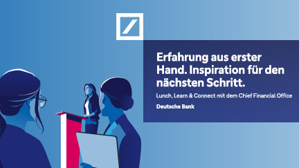 In der Mitte oben in weiß das logo der Deutschen Bank, rechts der Text Erfahrung aus erster Hand. Inspiration für den nächsten Schritt. Links im Bild drei stilisierte Frauen, eine steht am Rednerpult, zwei blicken sie an und hören ihr zu.