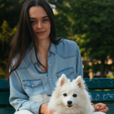 Kateryna von Deloitte mit Hund